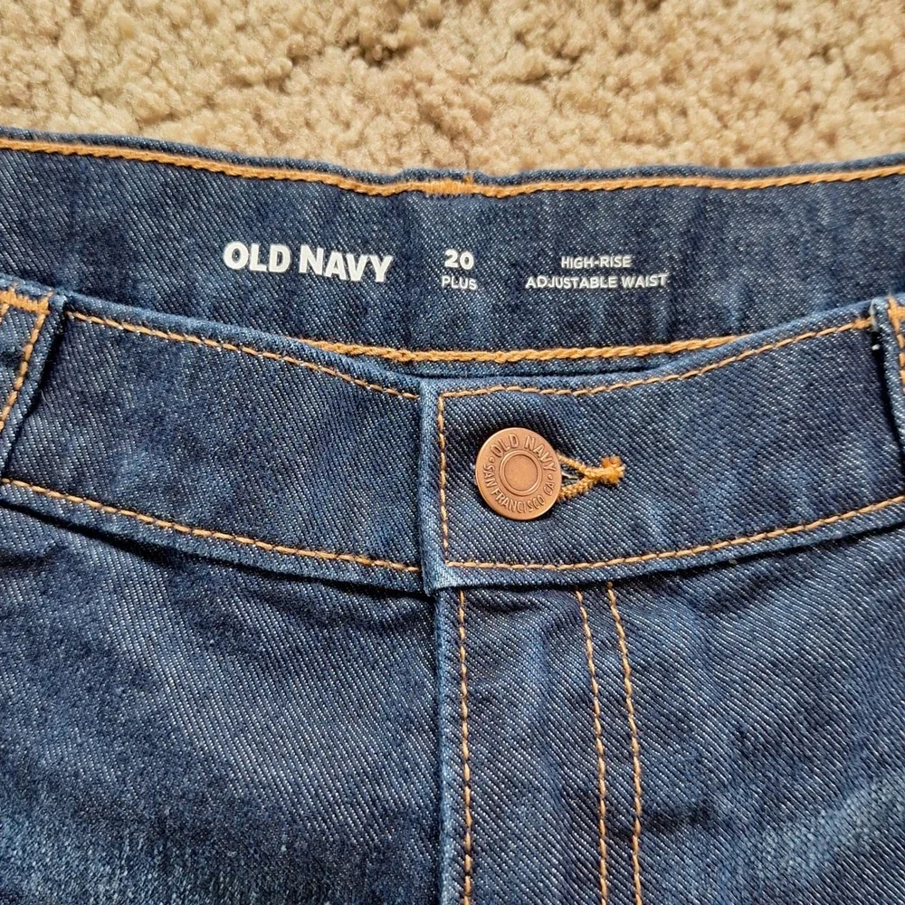 Old Navy NWT High Rise Adjustable Waist Dark Wash Rolled Raw Hem Shorts Plus 20